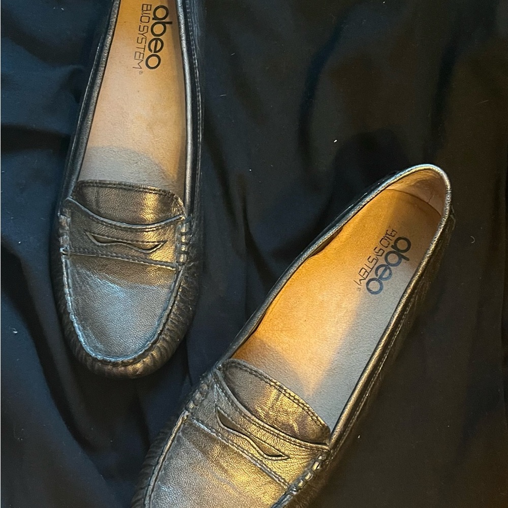 Abeo Pewter Flats Classic Loafers